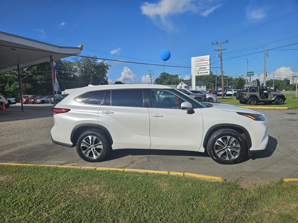 Used 2022 Toyota Highlander XLE SUV