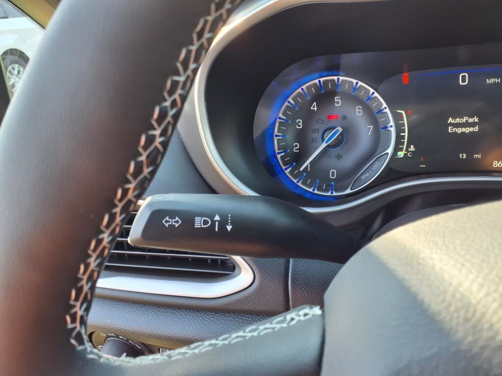 2025 Chrysler Voyager LX - Photo 20