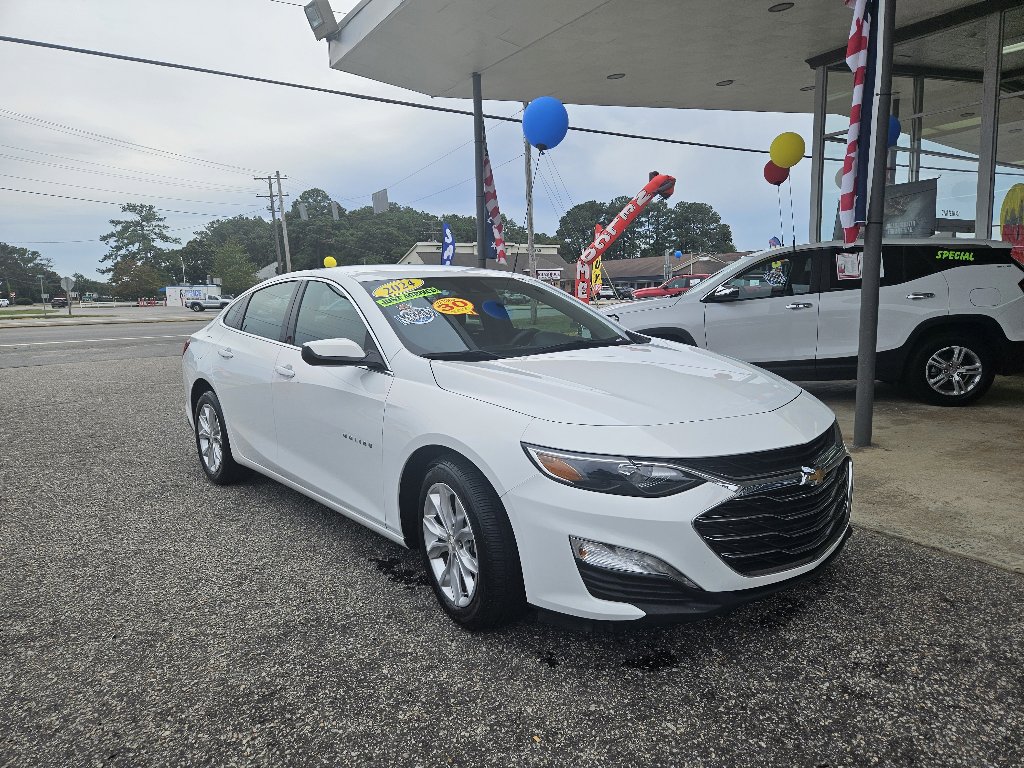 2024 Chevrolet Malibu 1LT photo 3