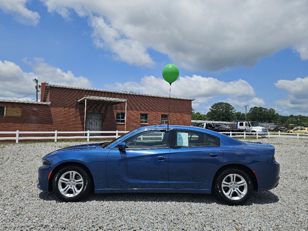 2022 Dodge Charger SXT photo 2