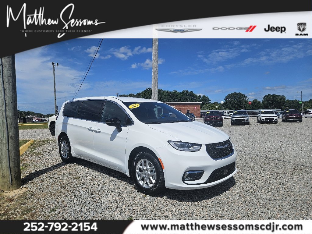 2025 Chrysler Pacifica Select