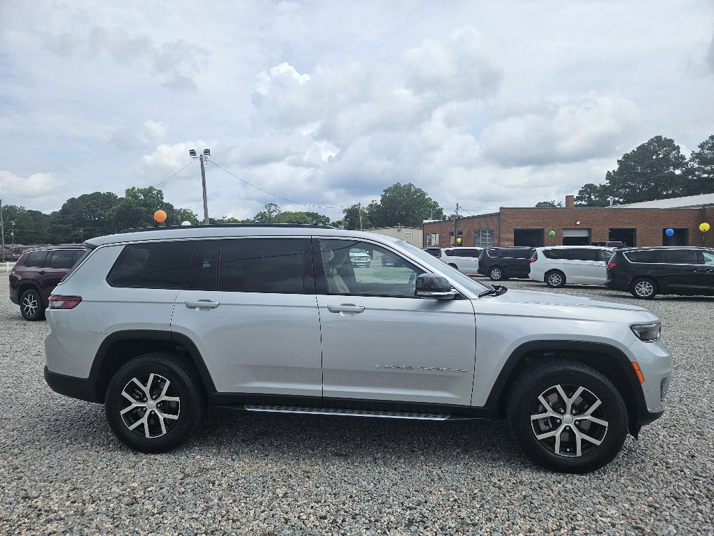 2024 Jeep Grand Cherokee Limited photo 4