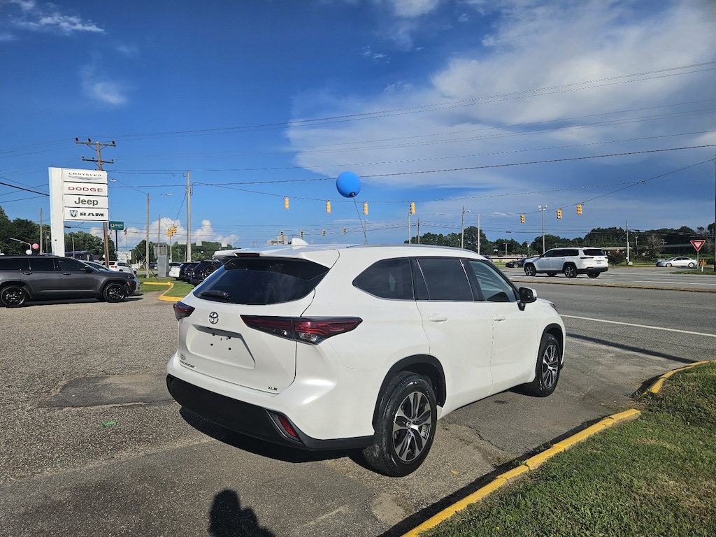 Used 2022 Toyota Highlander XLE SUV