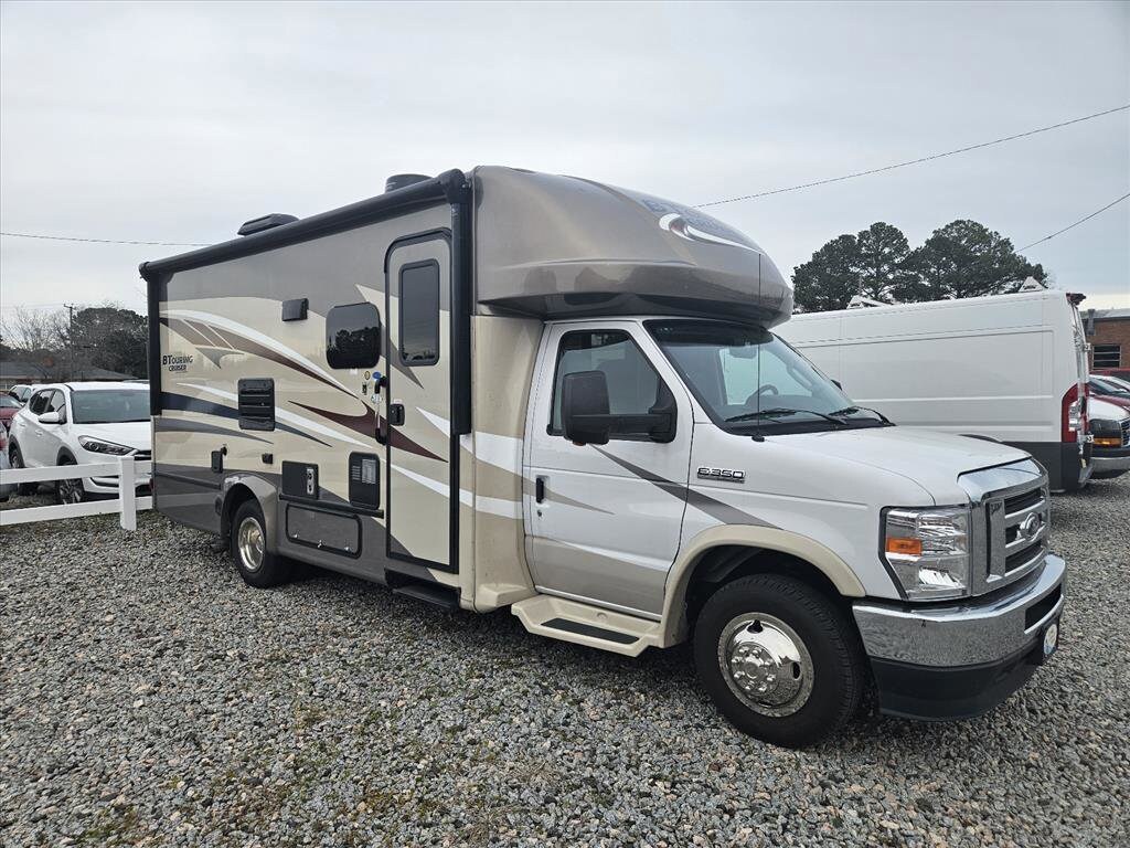 Used 2021 Ford E-350 Cutaway Truck