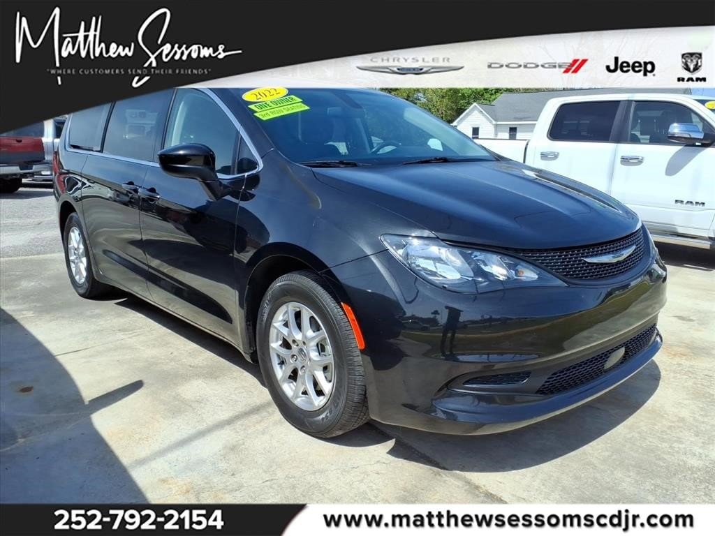 2022 Chrysler Voyager