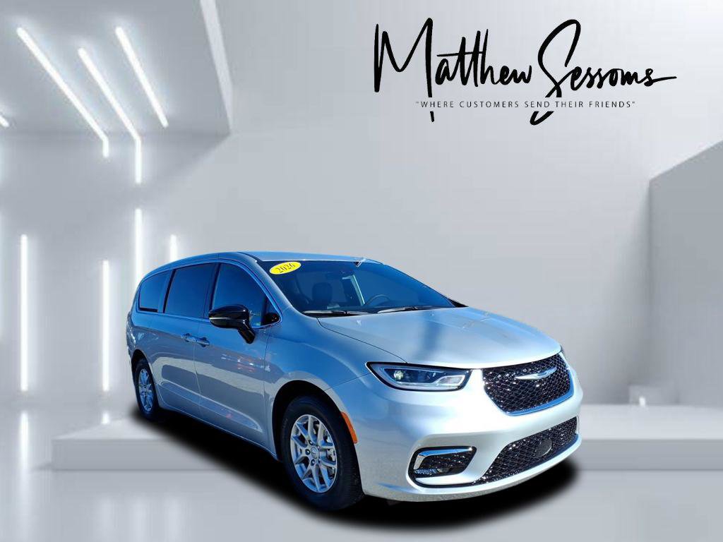 2026 Chrysler Pacifica Select's photo