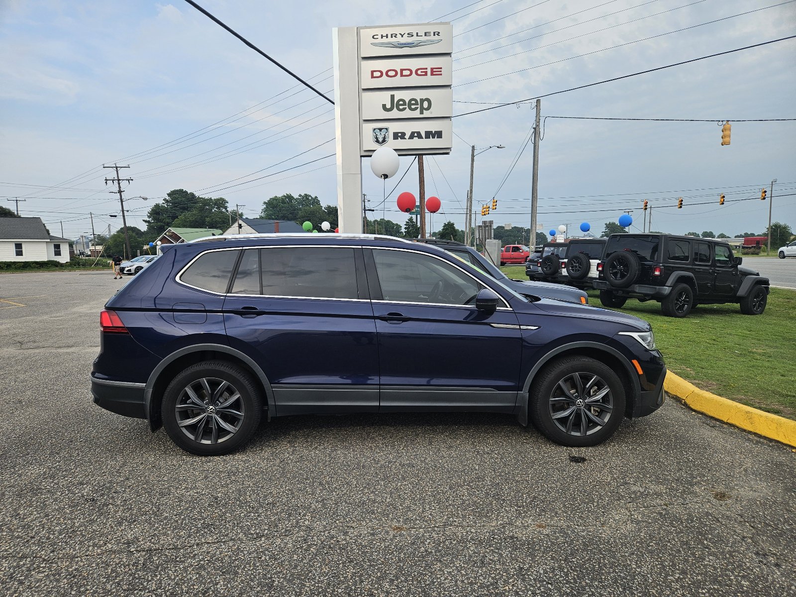 Used 2022 Volkswagen Tiguan SE with VIN 3VV3B7AX6NM110083 for sale in Williamston, NC