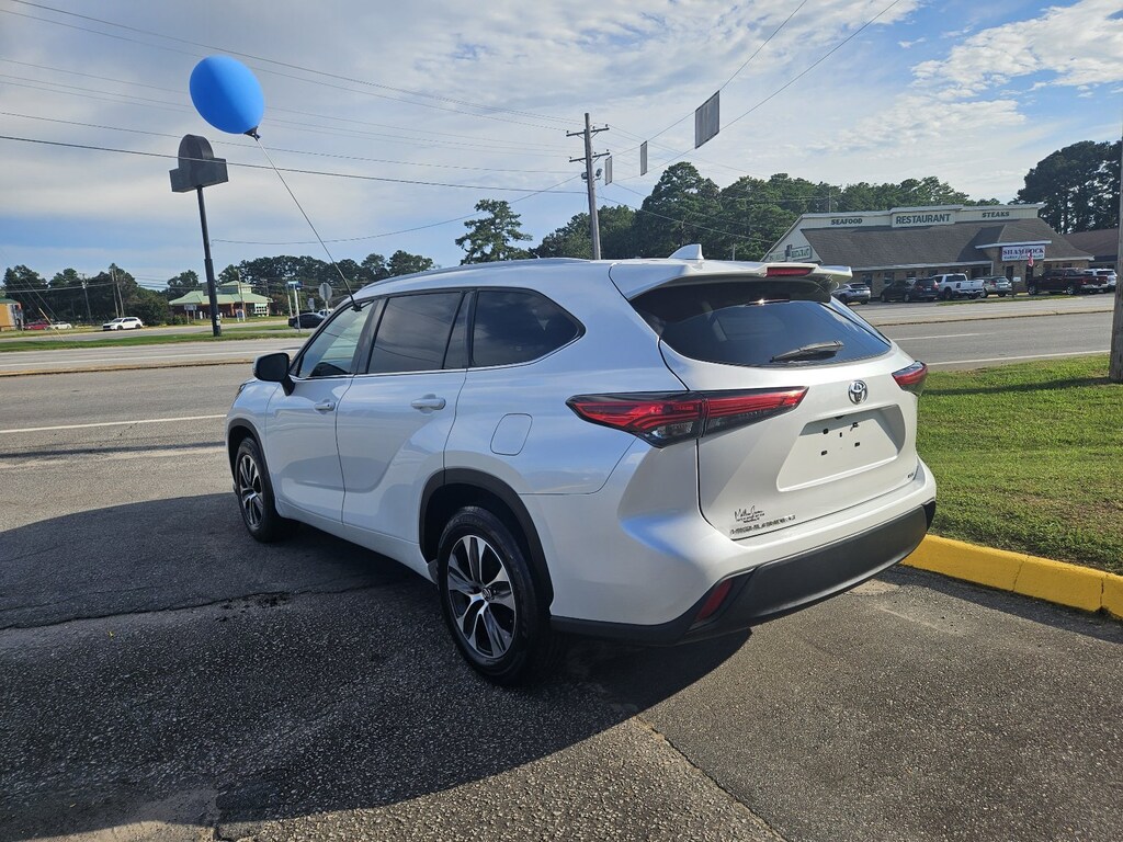 Used 2022 Toyota Highlander XLE SUV