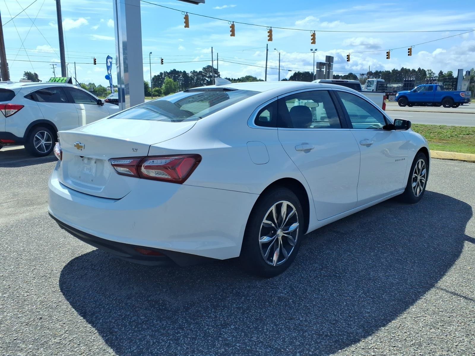 Used 2020 Chevrolet Malibu 1LT with VIN 1G1ZD5ST4LF095284 for sale in Williamston, NC