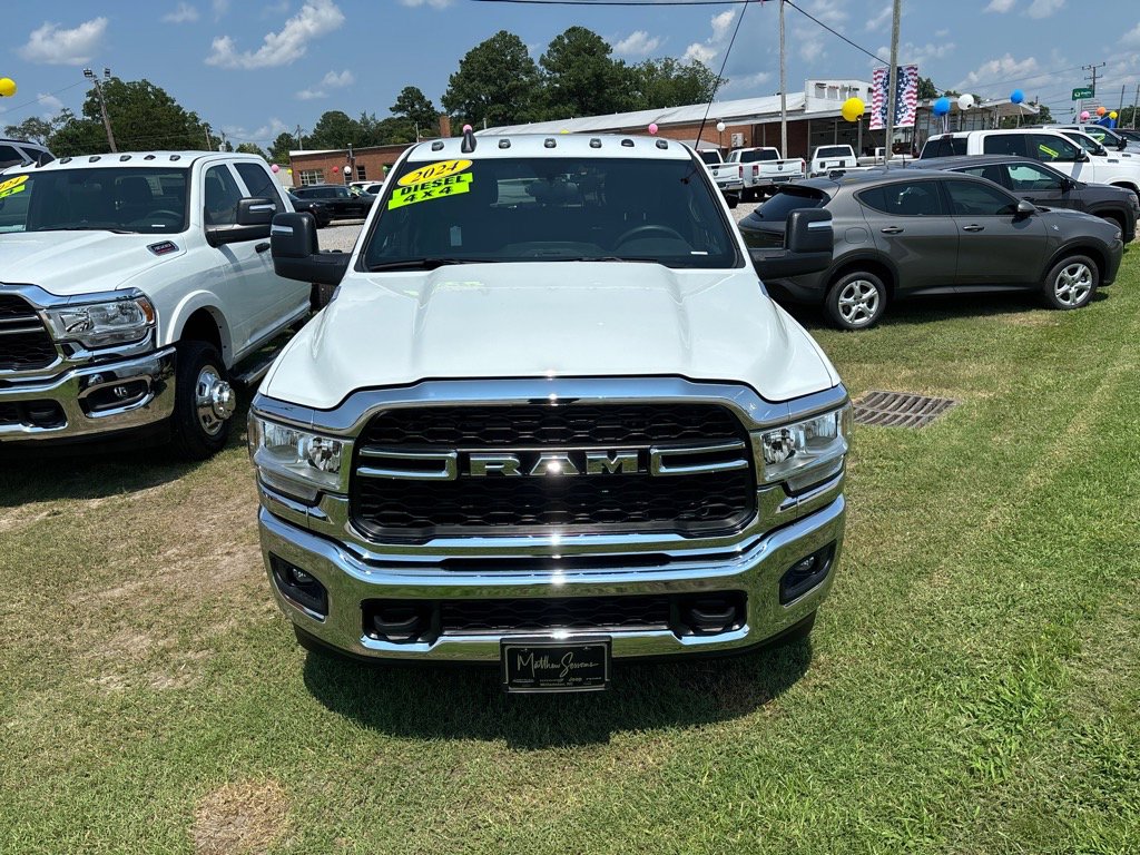 2024 Ram 3500 Tradesman photo 2