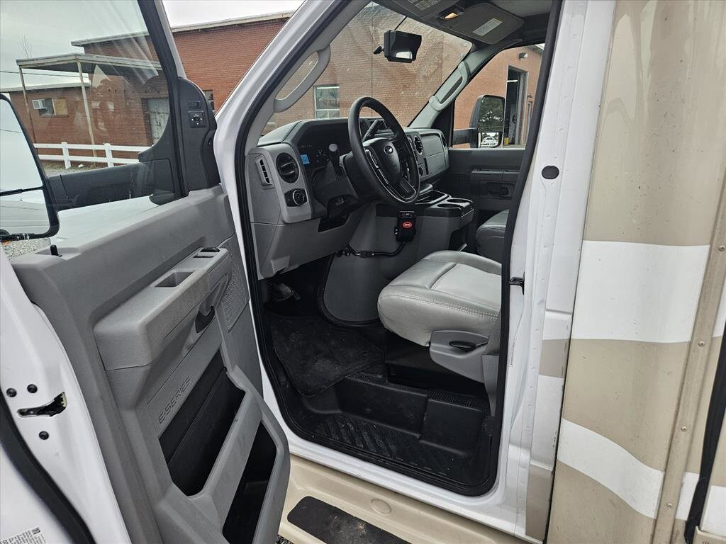 Used 2021 Ford E-350 Cutaway Truck