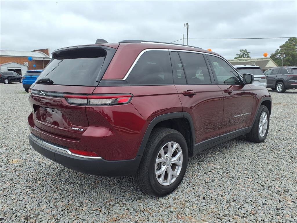 2022 Jeep Grand Cherokee Limited photo 2