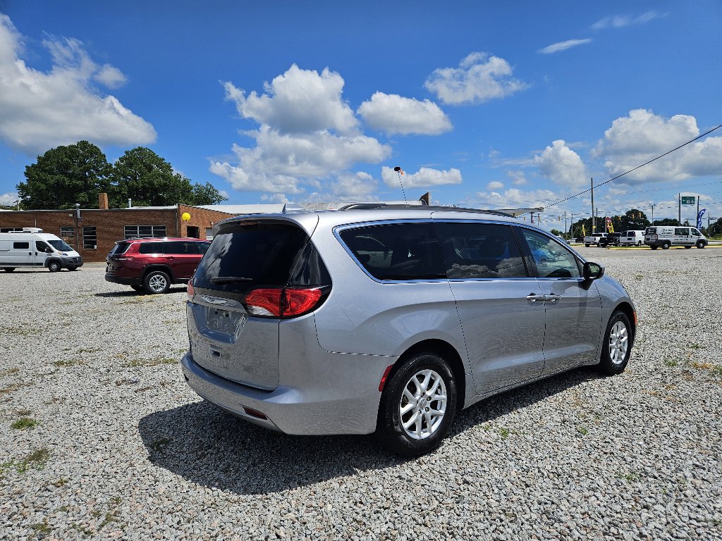 2020 Chrysler Voyager LXi photo 2