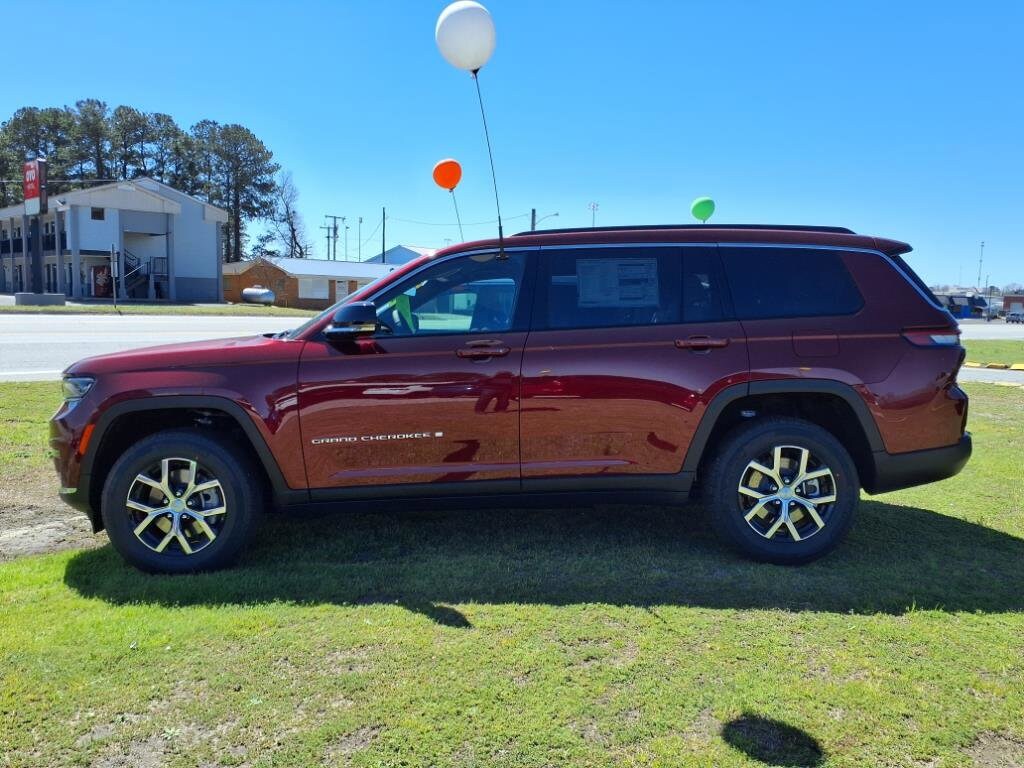 2025 Jeep Grand Cherokee L photo 3