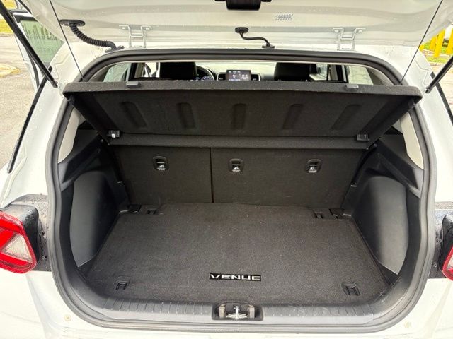2022 Hyundai Venue SEL - Photo 17