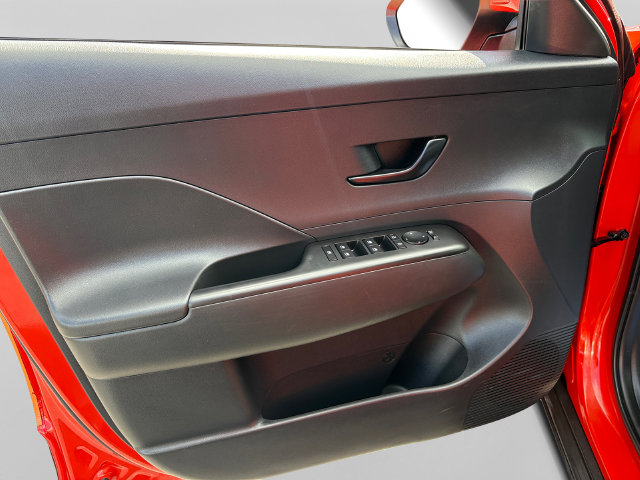 2025 Hyundai Kona SEL - Photo 12