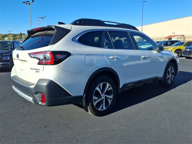 2022 Subaru Outback Limited XT photo 2