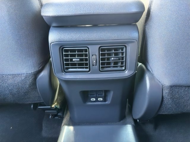 2024 Toyota RAV4 SE - Photo 26
