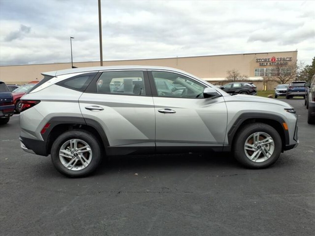 Certified 2025 Hyundai Tucson SE SUV