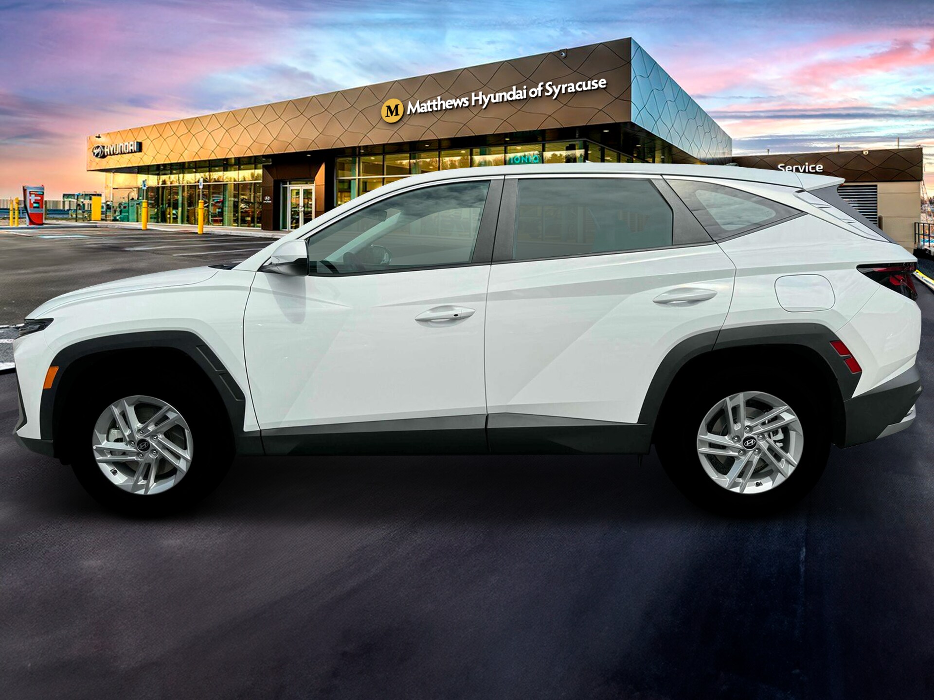 2025 Hyundai Tucson SE photo 3