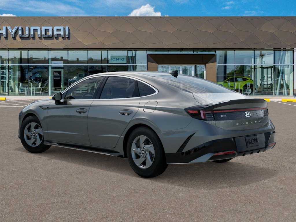 2025 Hyundai Sonata SE photo 3