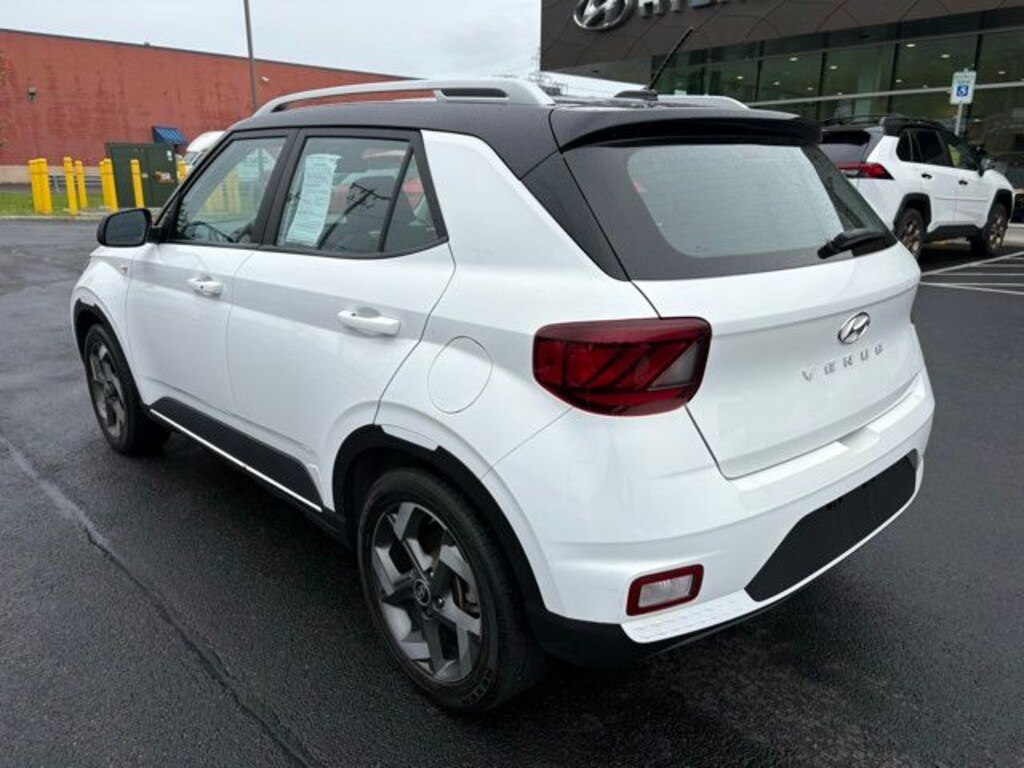Used 2024 Hyundai Venue SUV