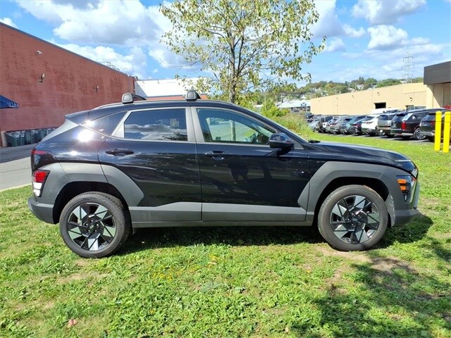 2024 Hyundai Kona SEL photo 2