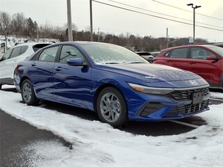 2024 Hyundai Elantra SEL Sedan