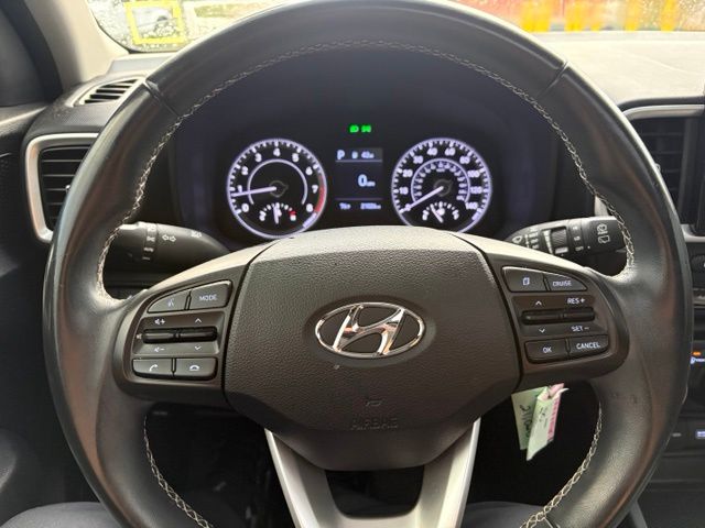 2022 Hyundai Venue SEL - Photo 11