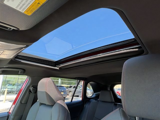 2024 Toyota RAV4 SE - Photo 17