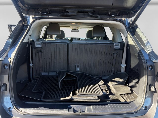 2021 Toyota Highlander XLE - Photo 19