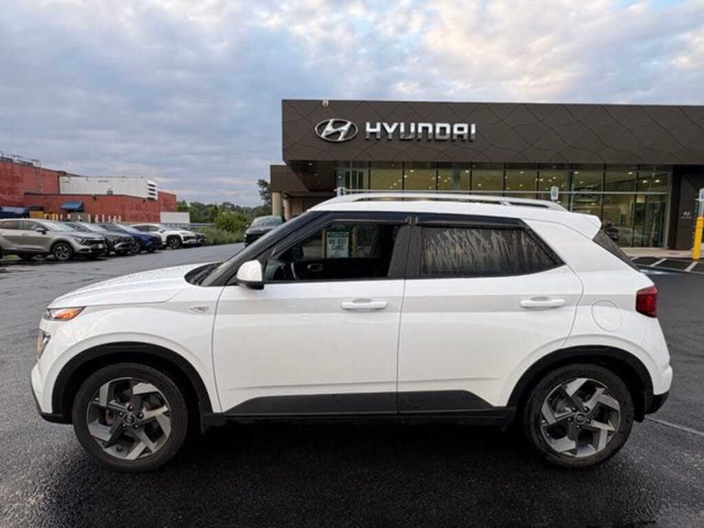 Certified 2022 Hyundai Venue SEL SUV