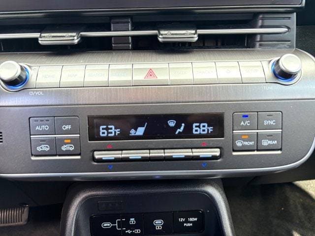 2025 Hyundai Kona SEL - Photo 23