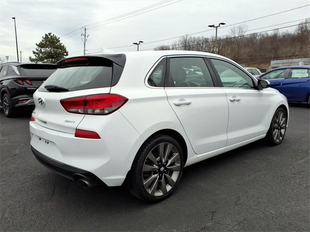 2018 Hyundai Elantra GT Sport photo 3