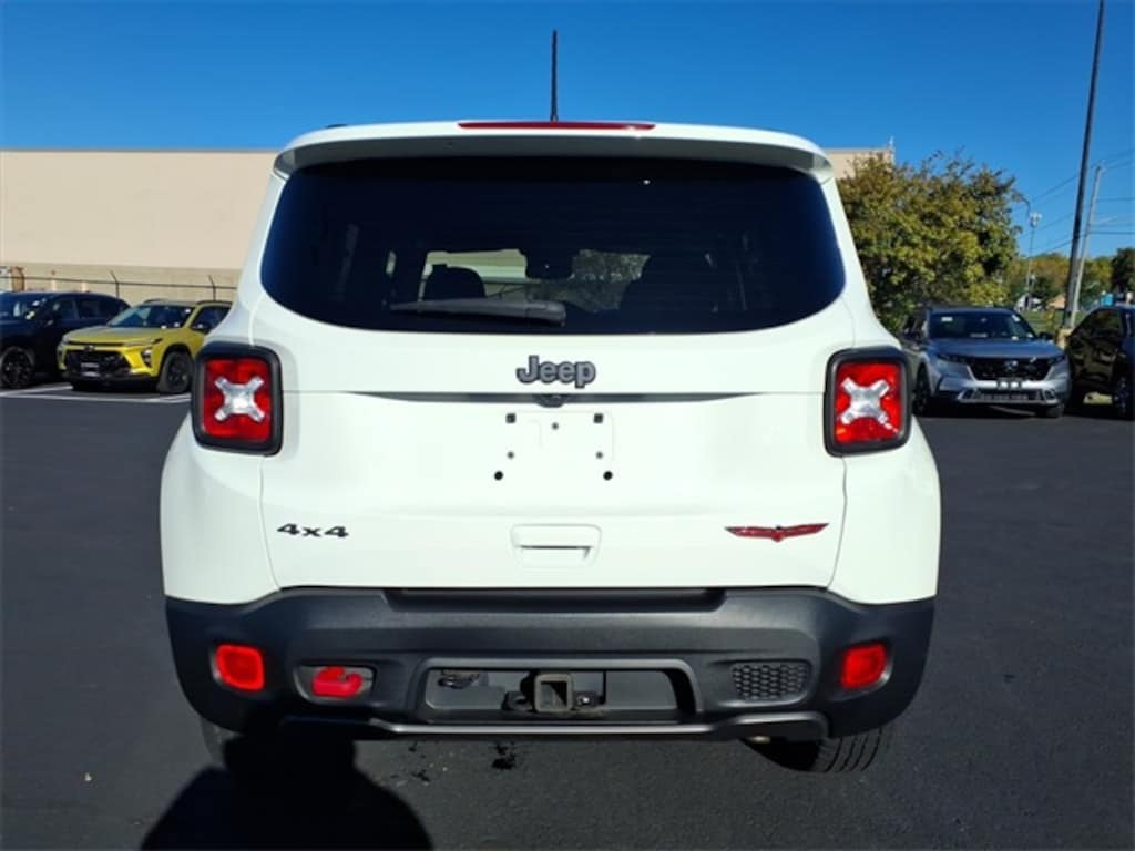 Used 2022 Jeep Renegade Trailhawk SUV