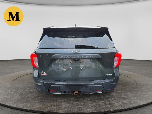 Additional photo of vehicle.