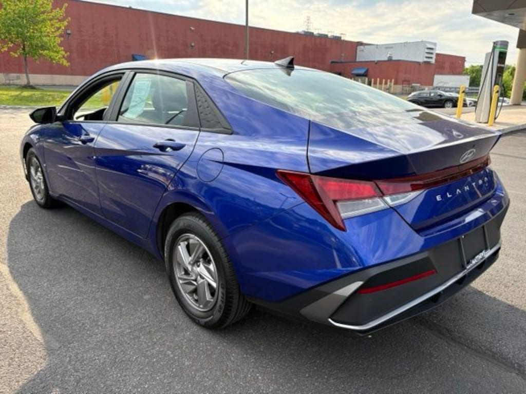 Certified 2025 Hyundai Elantra SE Sedan