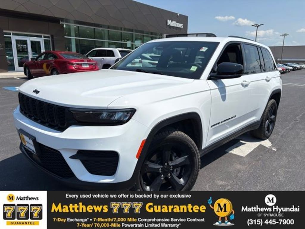 Used 2023 Jeep Grand Cherokee Laredo SUV