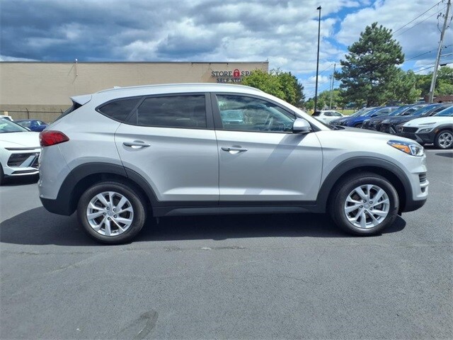 2020 Hyundai Tucson Value photo 2