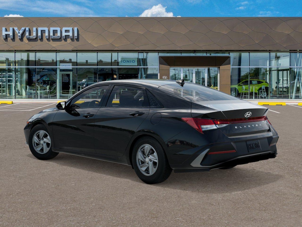 2026 Hyundai Elantra SE photo 3