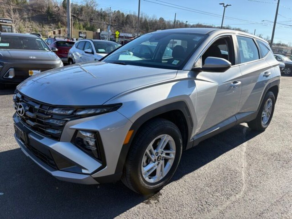 Certified 2025 Hyundai Tucson SE SUV