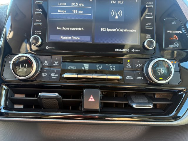 2021 Toyota Highlander XLE - Photo 23