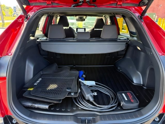 2024 Toyota RAV4 SE - Photo 19