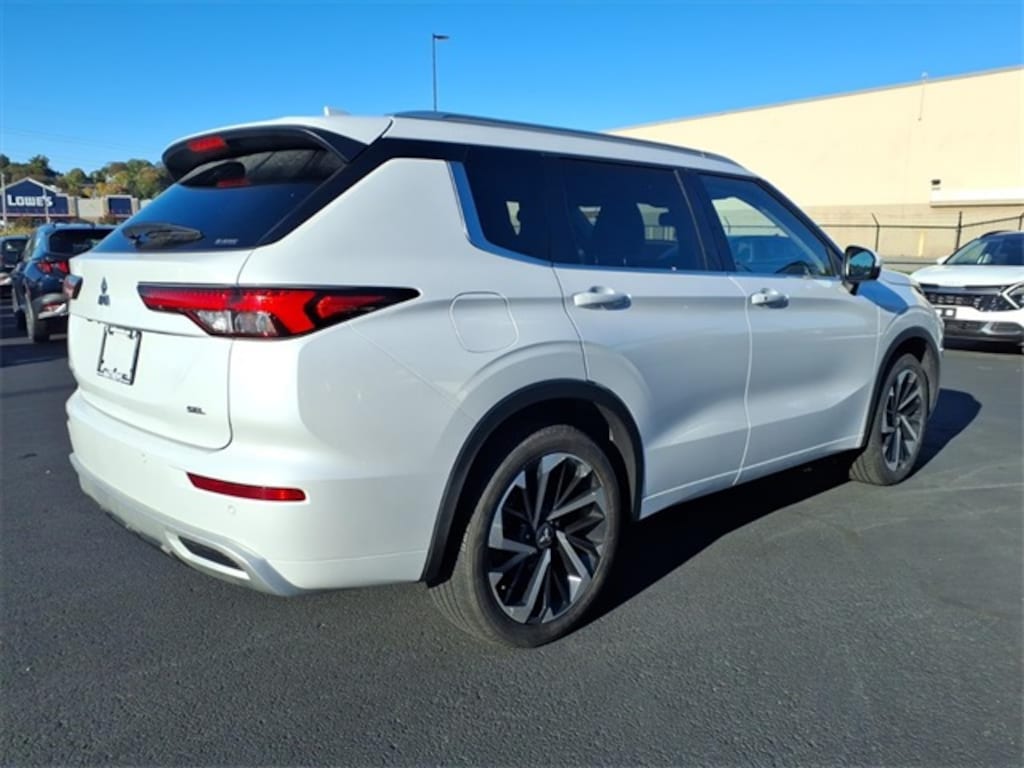 Used 2022 Mitsubishi Outlander SEL CUV
