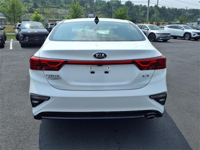 2021 Kia Forte EX photo 3