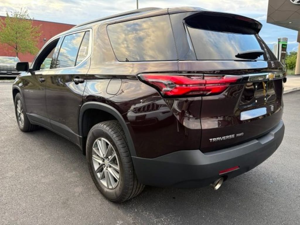 Used 2023 Chevrolet Traverse LT Leather SUV
