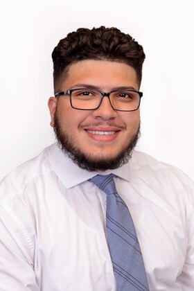 Staff member Amin Hussein from ID_a096af66d5c5