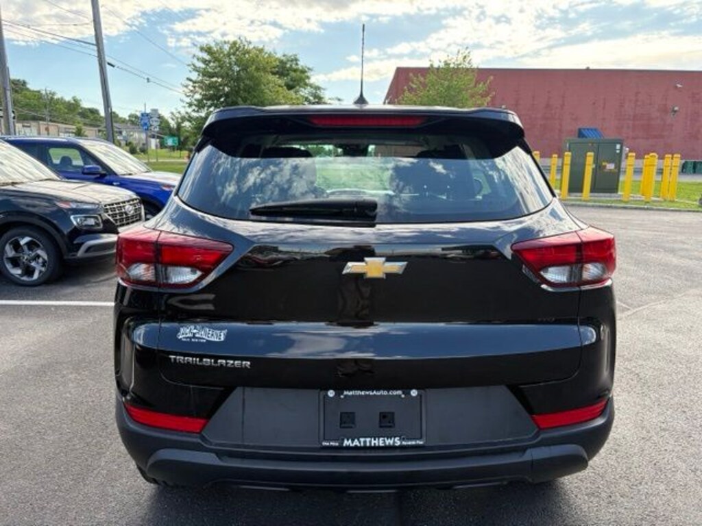 Used 2023 Chevrolet Trailblazer LS SUV