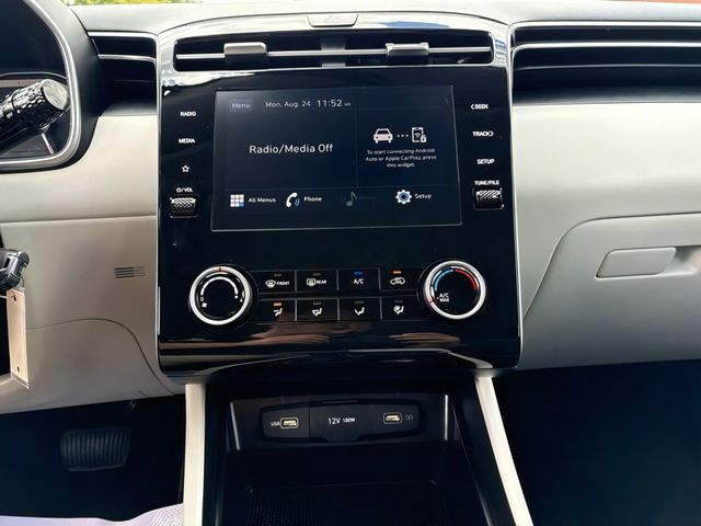 2024 Hyundai Tucson SE - Photo 16