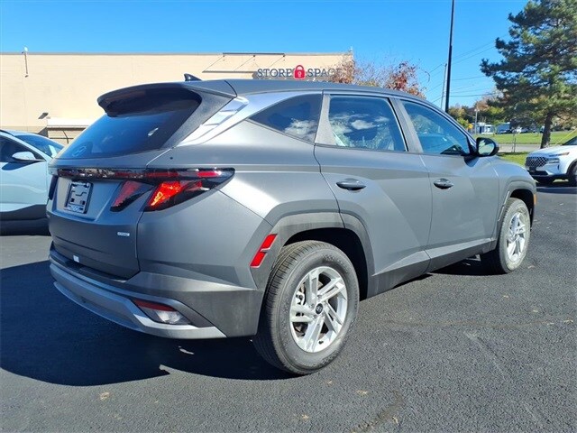 2025 Hyundai Tucson SE photo 4
